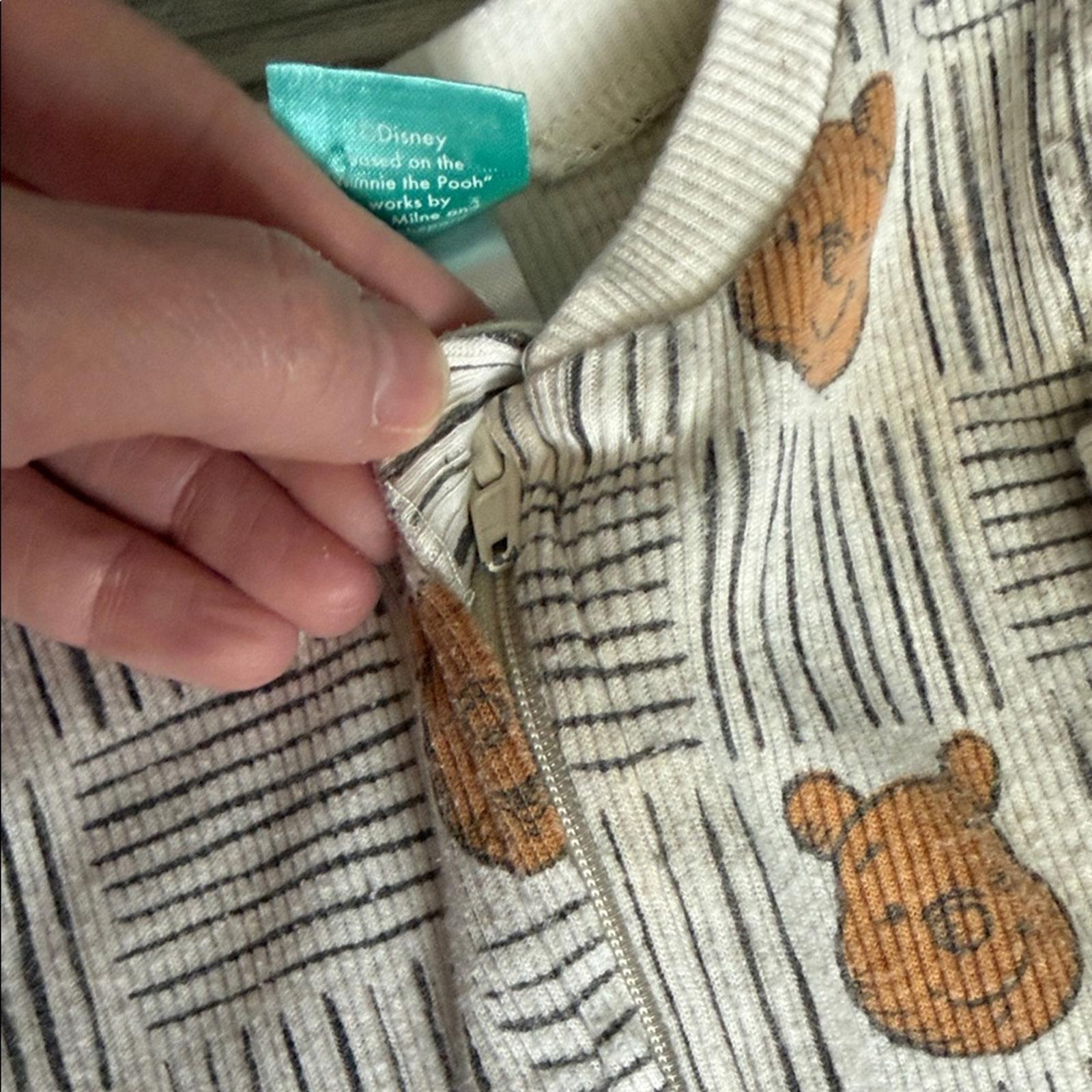 Disney Winnie the Pooh Pattern Kids Footie Pajamas Size 3/6 M